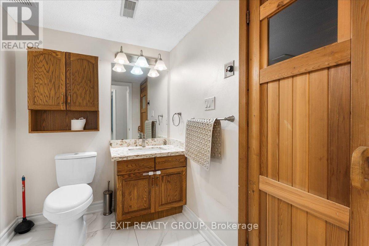 84 Parkview Heights, Quinte West, Ontario K8V 6P5 - Photo 29 - X12181369