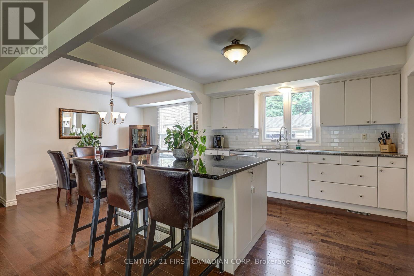 116 Downing Crescent, London South, Ontario  N6C 3C8 - Photo 11 - X12181413