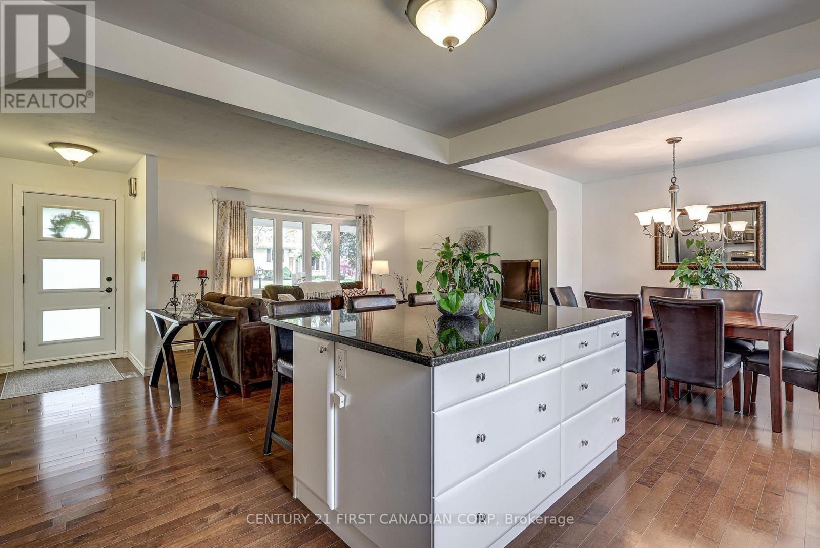 116 Downing Crescent, London South, Ontario  N6C 3C8 - Photo 16 - X12181413