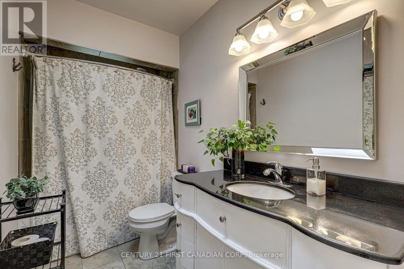 116 Downing Crescent, London South, Ontario  N6C 3C8 - Photo 25 - X12181413