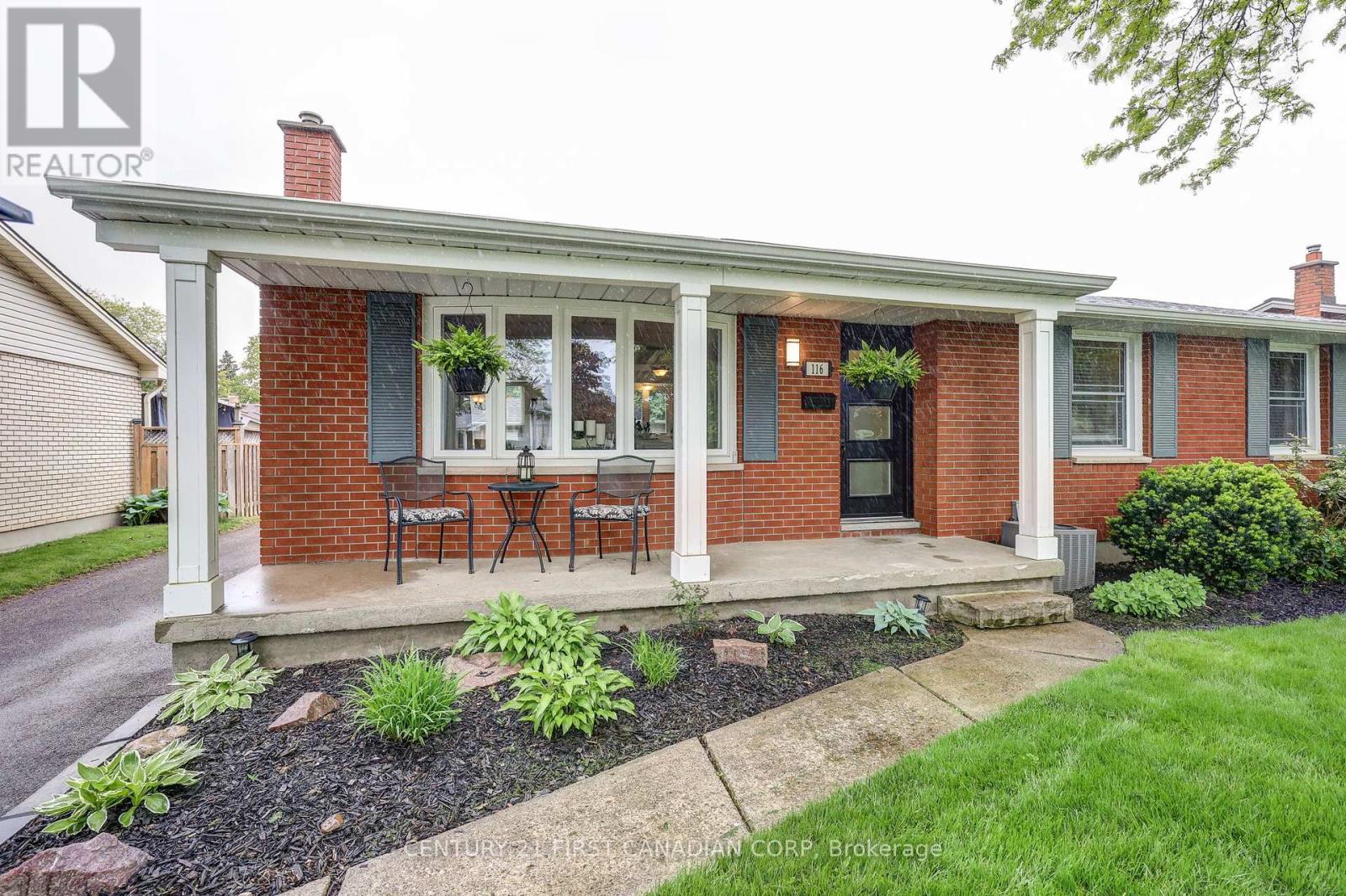 116 Downing Crescent, London South, Ontario  N6C 3C8 - Photo 3 - X12181413