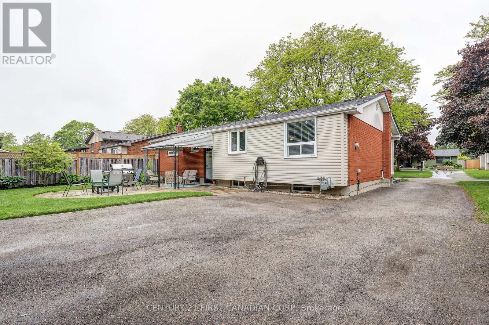 116 Downing Crescent, London South, Ontario  N6C 3C8 - Photo 37 - X12181413