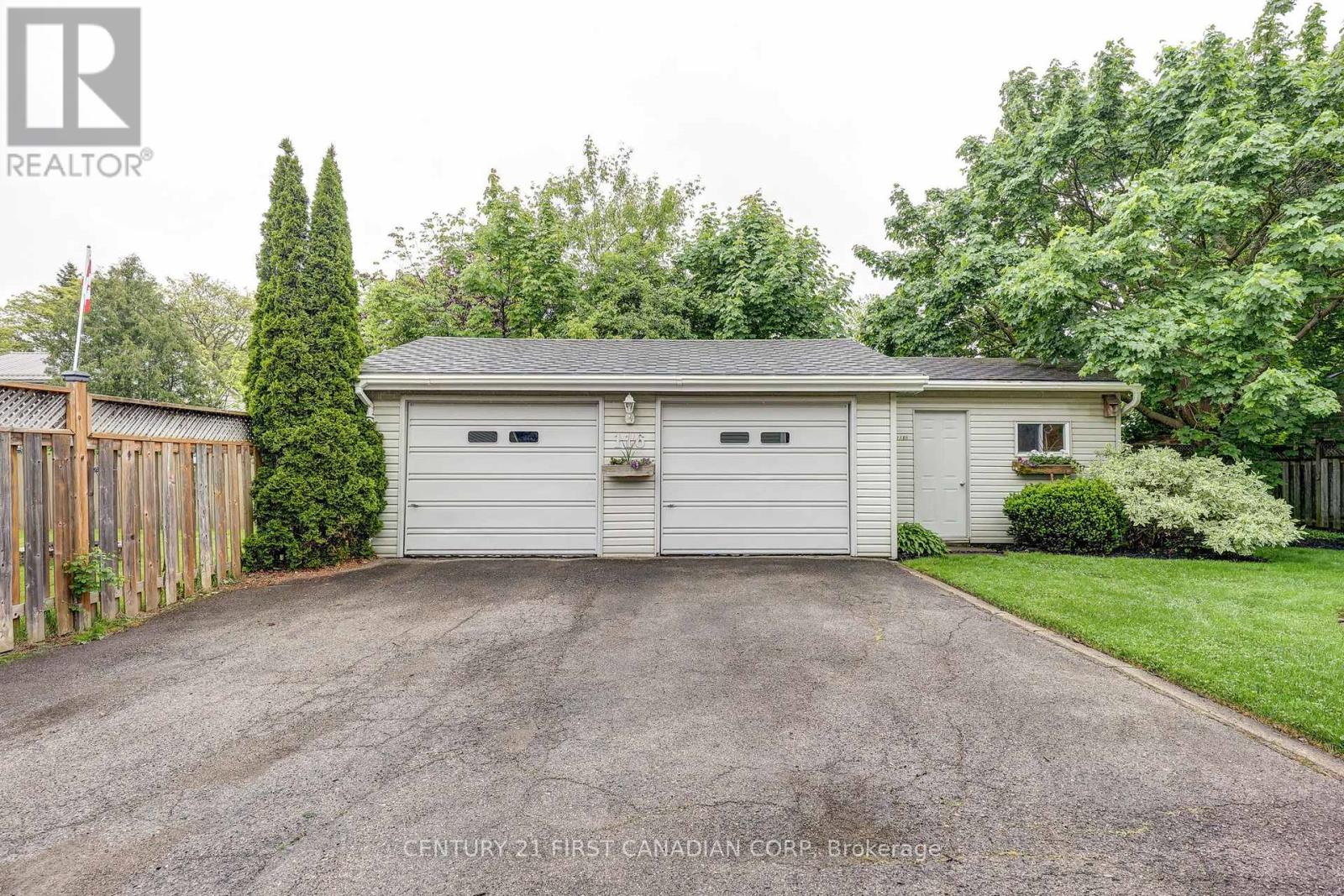 116 Downing Crescent, London South, Ontario  N6C 3C8 - Photo 38 - X12181413