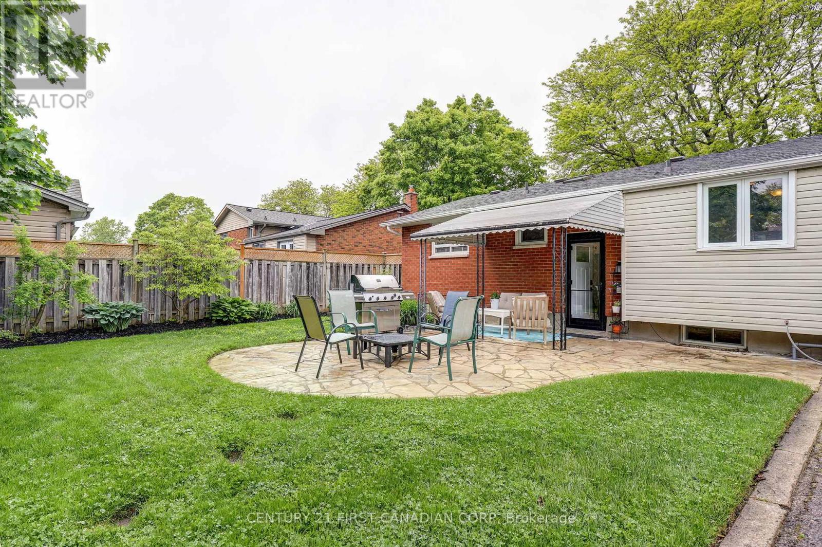 116 Downing Crescent, London South, Ontario  N6C 3C8 - Photo 39 - X12181413
