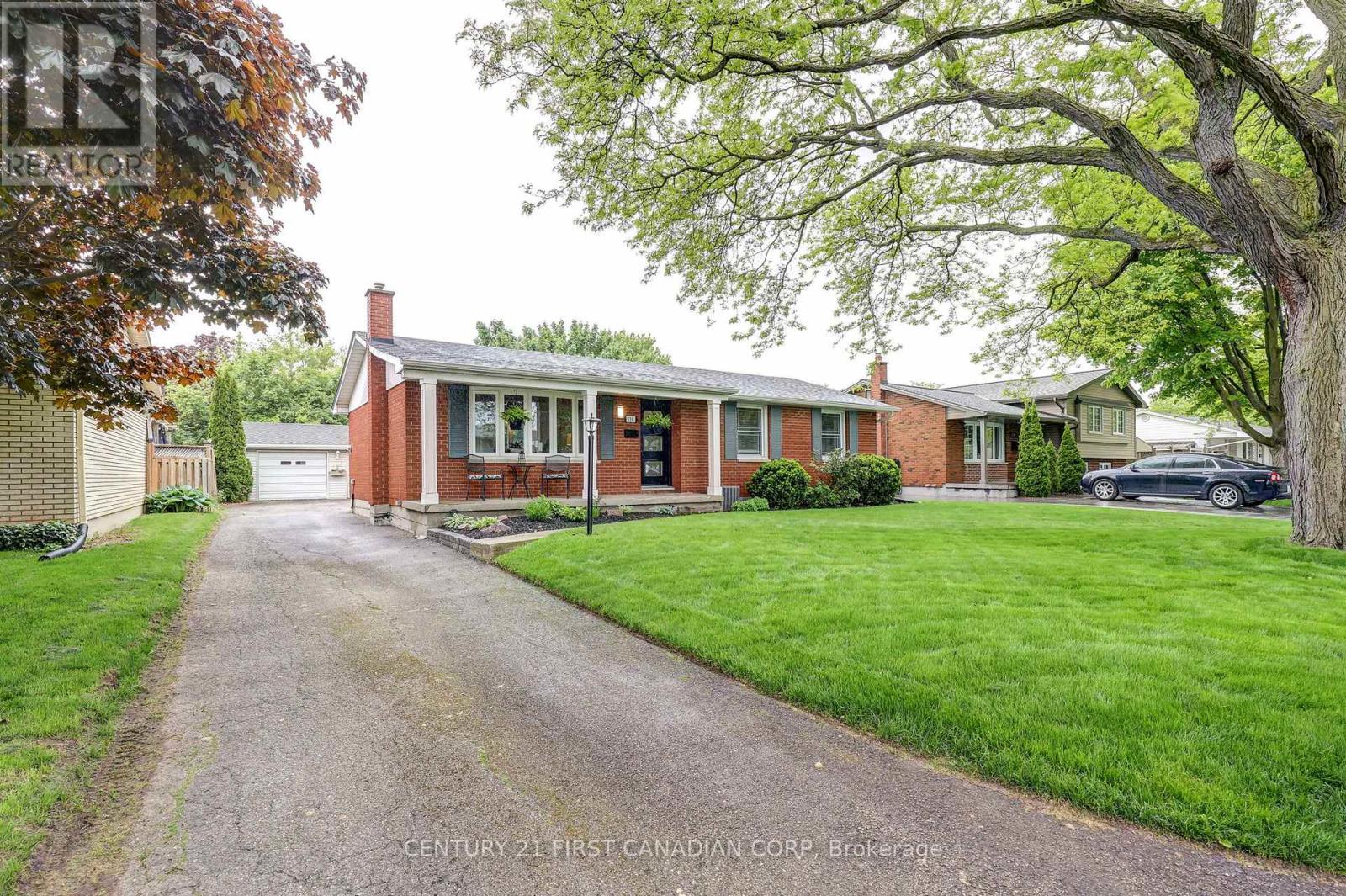116 Downing Crescent, London South, Ontario  N6C 3C8 - Photo 4 - X12181413