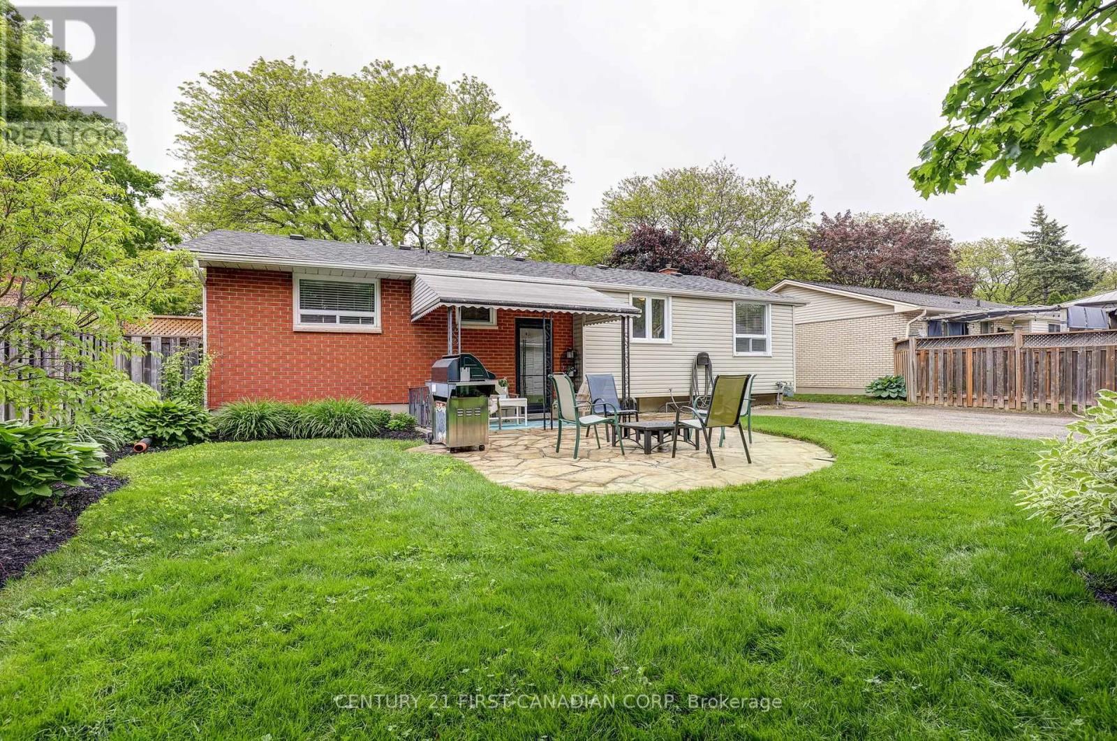 116 Downing Crescent, London South, Ontario  N6C 3C8 - Photo 41 - X12181413