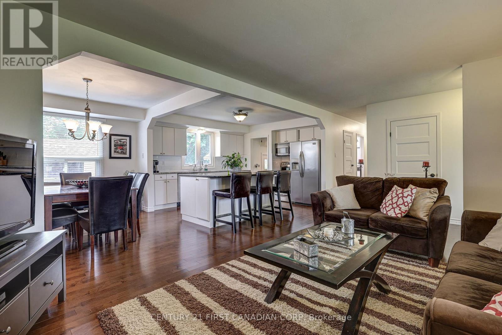 116 Downing Crescent, London South, Ontario  N6C 3C8 - Photo 8 - X12181413