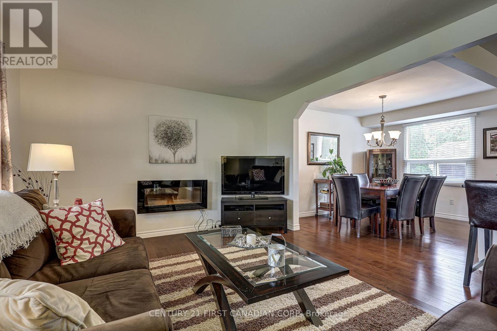 116 Downing Crescent, London South, Ontario  N6C 3C8 - Photo 9 - X12181413