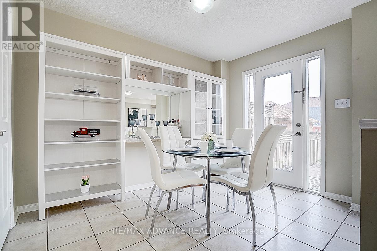 180 Trail Ridge Lane, Markham, Ontario  L6C 2C5 - Photo 24 - N12181157