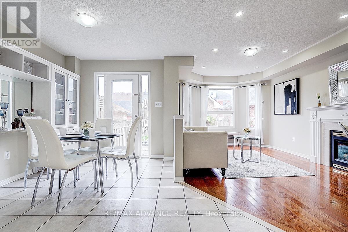 180 Trail Ridge Lane, Markham, Ontario  L6C 2C5 - Photo 25 - N12181157