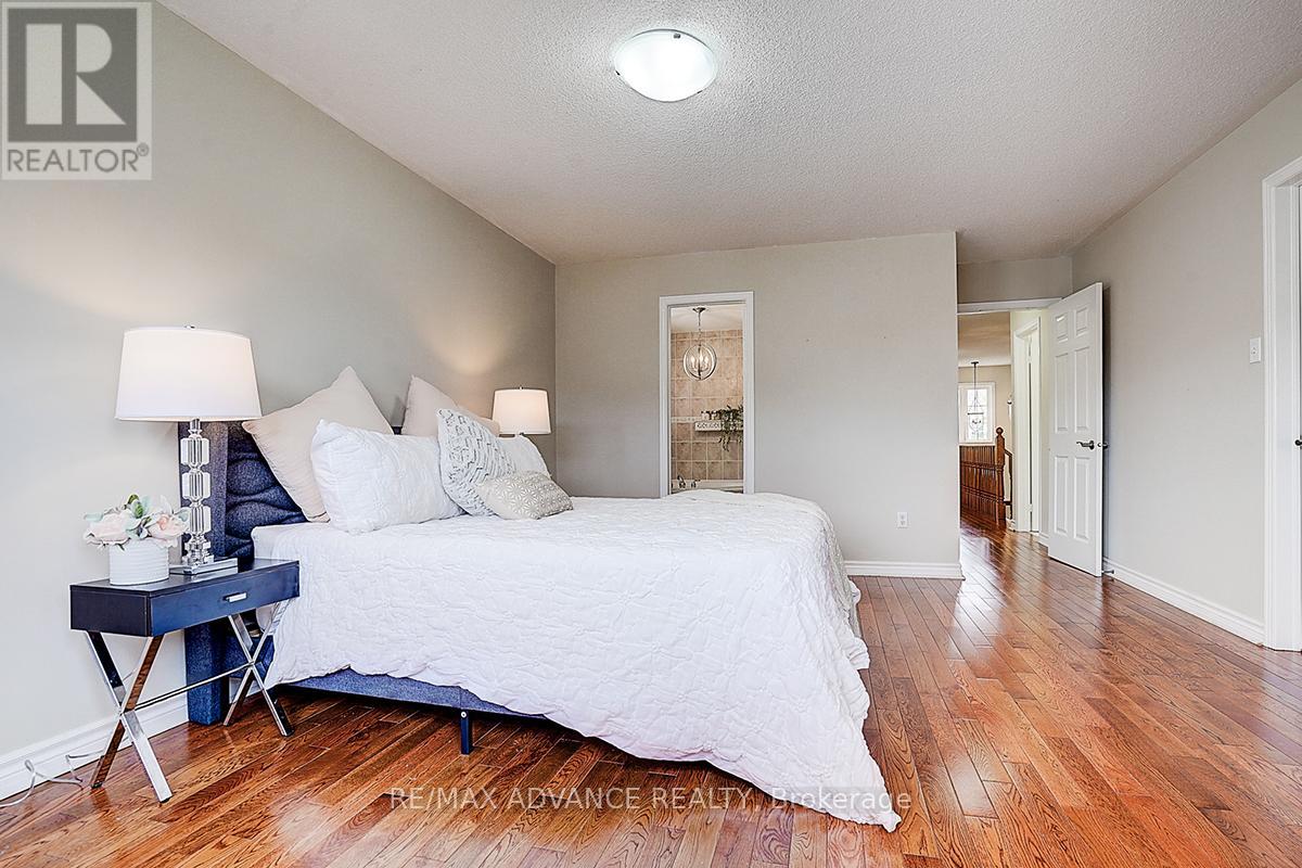 180 Trail Ridge Lane, Markham, Ontario  L6C 2C5 - Photo 31 - N12181157