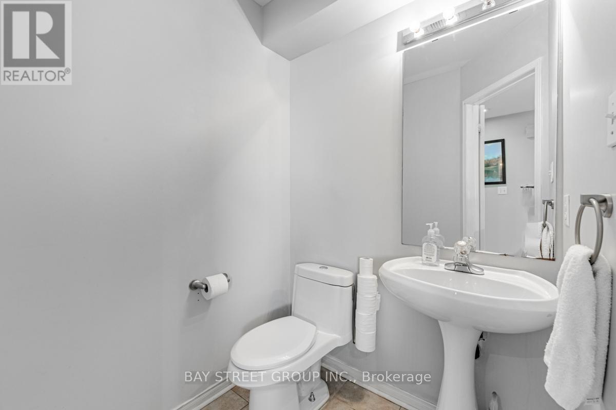 98 Royalpark Way, Vaughan, Ontario  L4H 1J5 - Photo 11 - N12181214