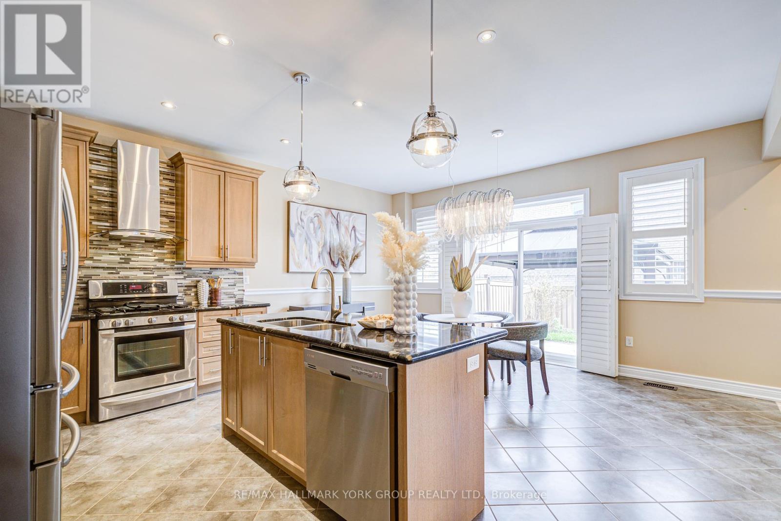 1172 Blencowe Crescent, Newmarket, Ontario  L3X 0C3 - Photo 17 - N12181217