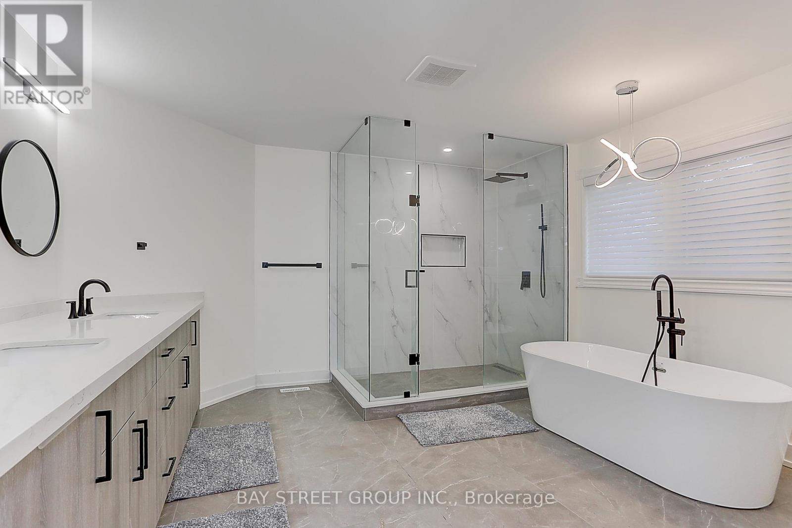 955 Portminster Court, Newmarket (Stonehaven-Wyndham), Ontario  L3X 1L8 - Photo 32 - N12181225