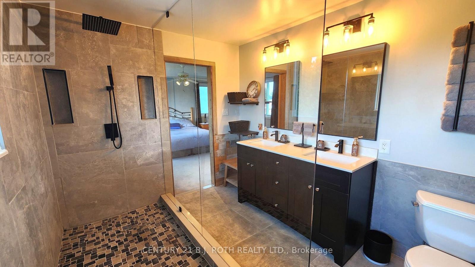 1252 Shore Acres Drive, Innisfil, Ontario  L0L 1R0 - Photo 21 - N12181287