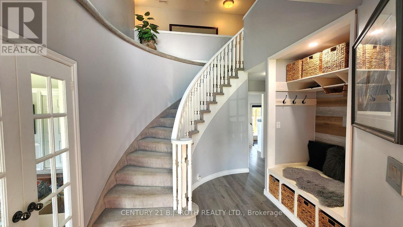1252 Shore Acres Drive, Innisfil, Ontario  L0L 1R0 - Photo 3 - N12181287
