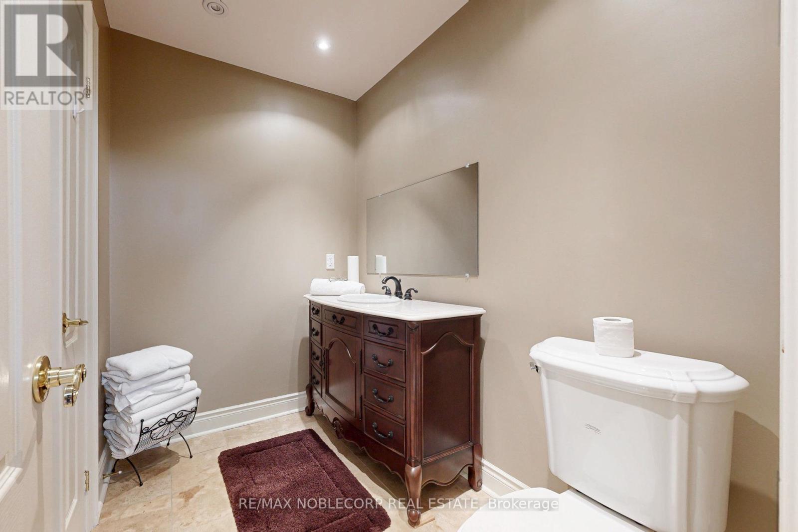 86 Novaview Crescent, Vaughan (East Woodbridge), Ontario  L4L 9L7 - Photo 44 - N12181339