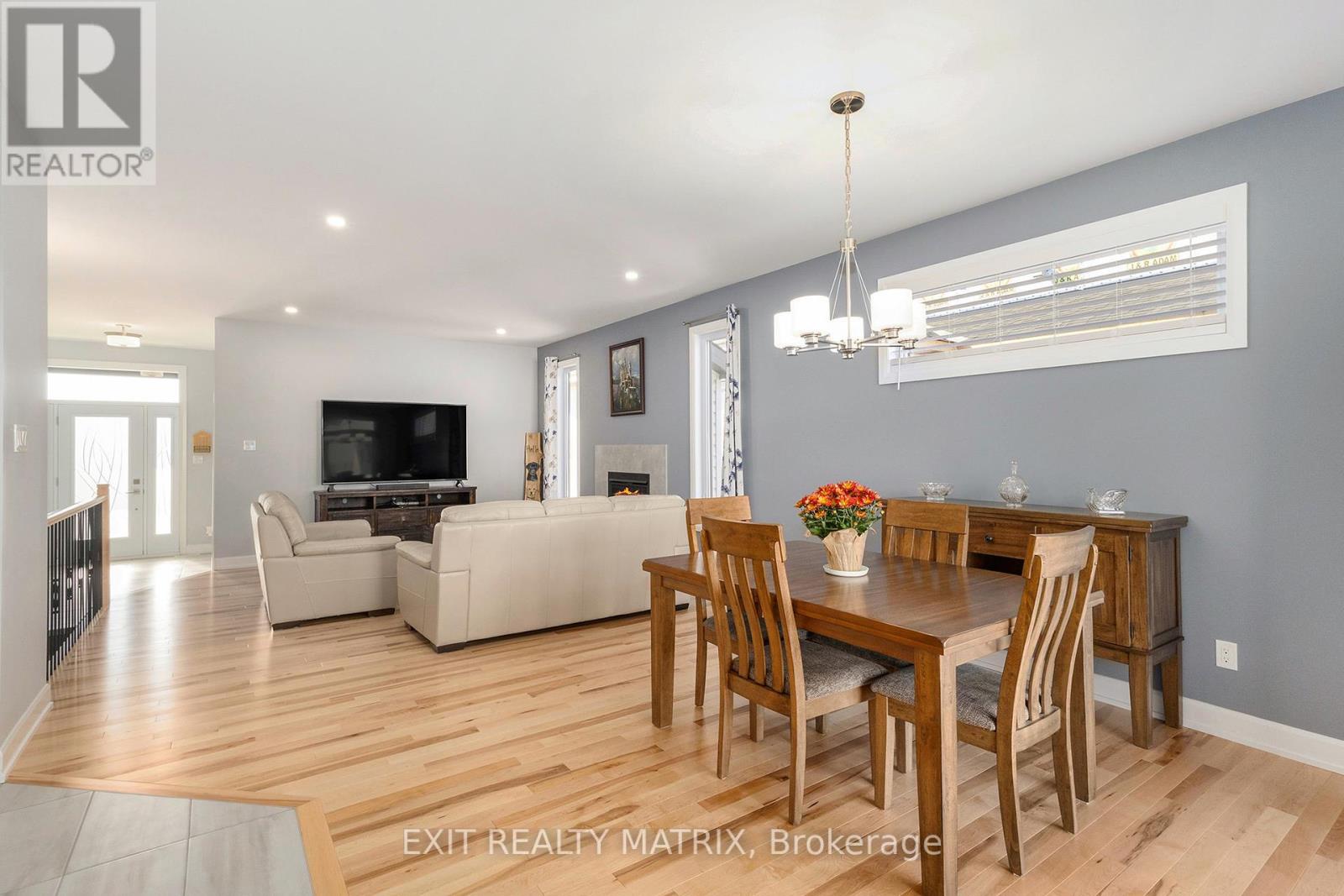 1310 Fribourg Street, Russell, Ontario  K0A 1W0 - Photo 5 - X12181451