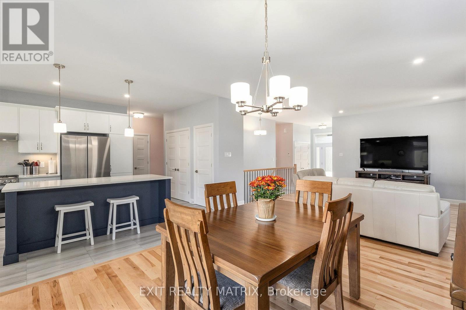 1310 Fribourg Street, Russell, Ontario  K0A 1W0 - Photo 6 - X12181451