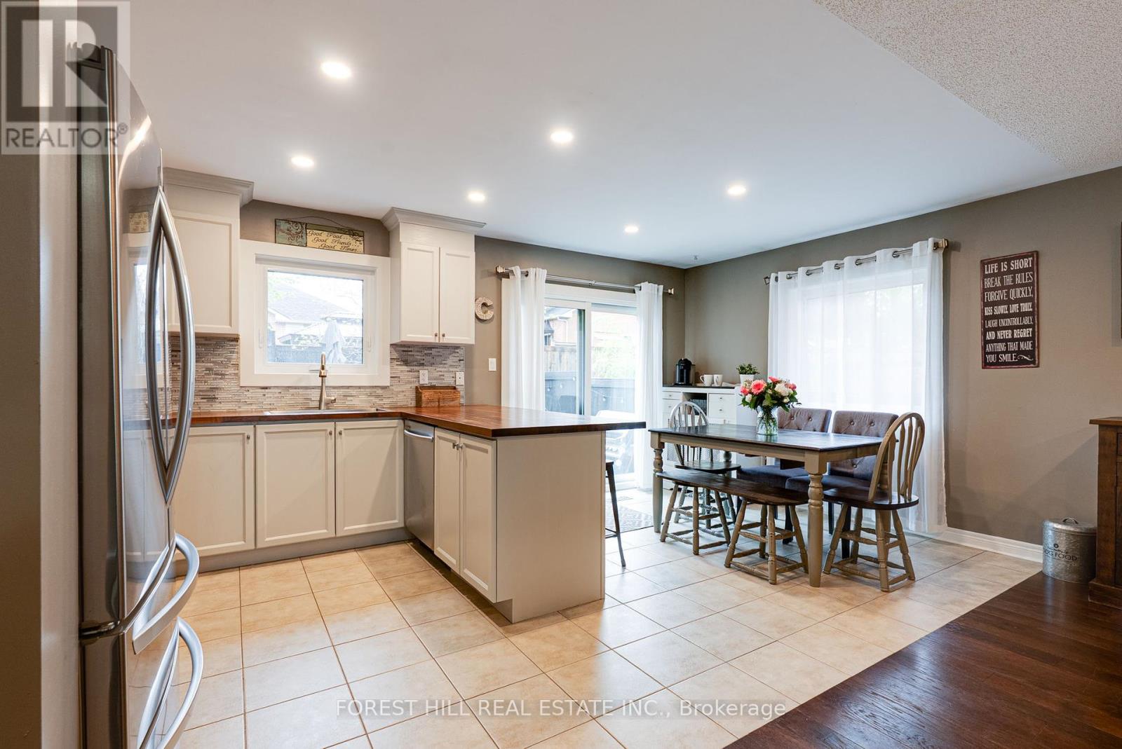 44 Prince Of Wales Drive, Barrie (Innis-Shore), Ontario  L4N 0T1 - Photo 7 - S12181192