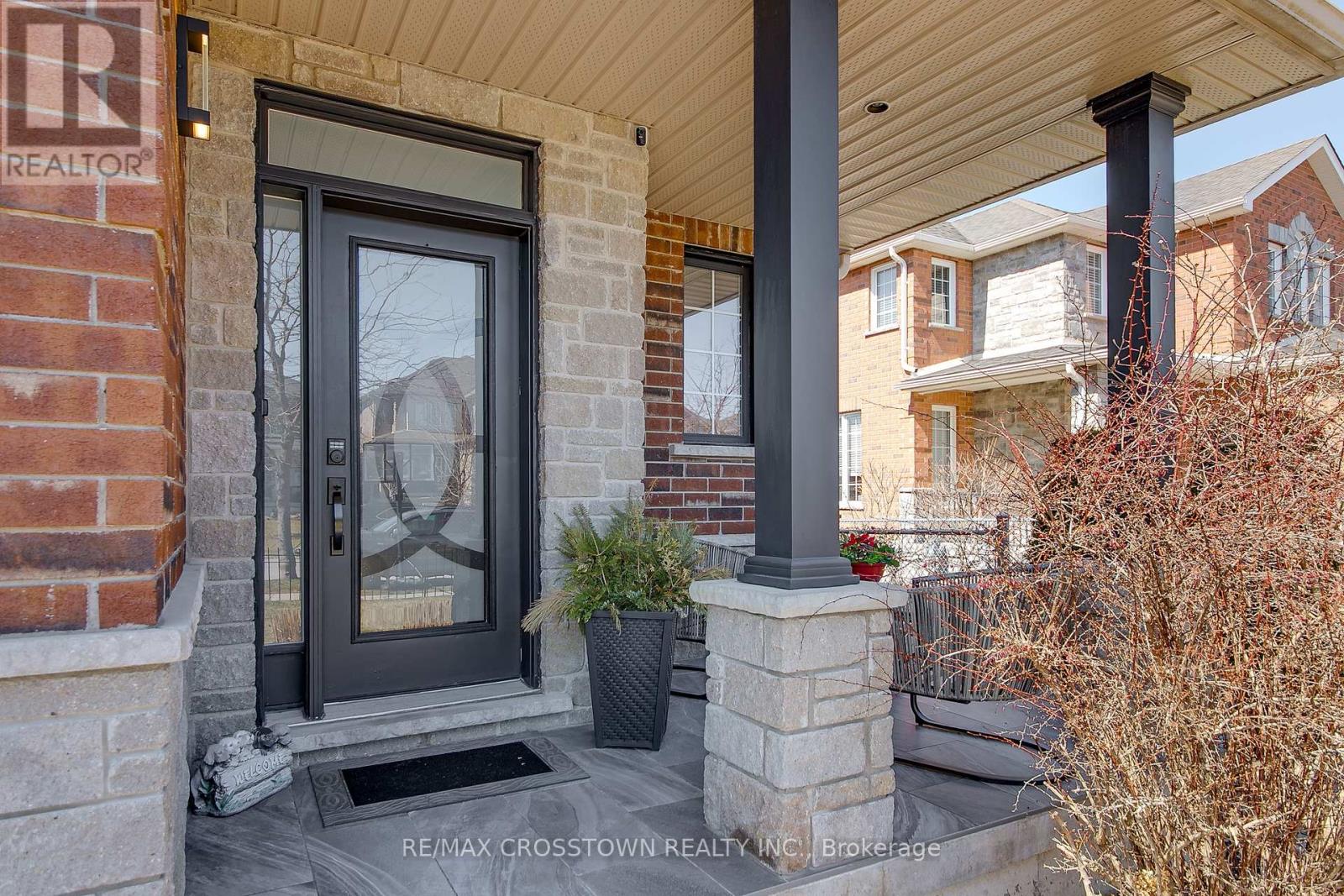 56 Graihawk Drive, Barrie, Ontario  L4N 6G7 - Photo 2 - S12181343