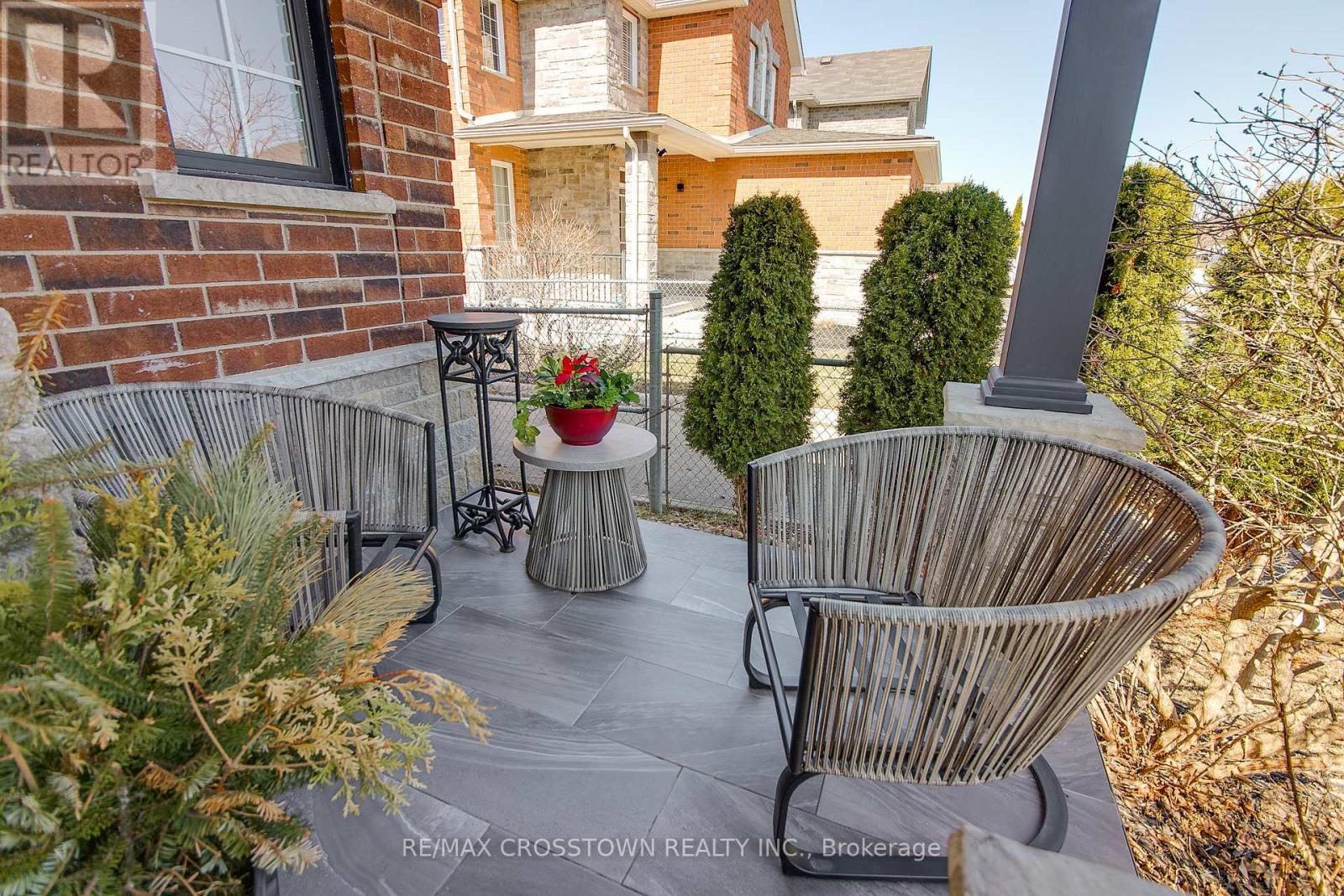 56 Graihawk Drive, Barrie, Ontario  L4N 6G7 - Photo 3 - S12181343