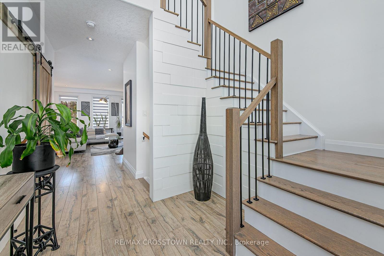 56 Graihawk Drive, Barrie, Ontario  L4N 6G7 - Photo 5 - S12181343