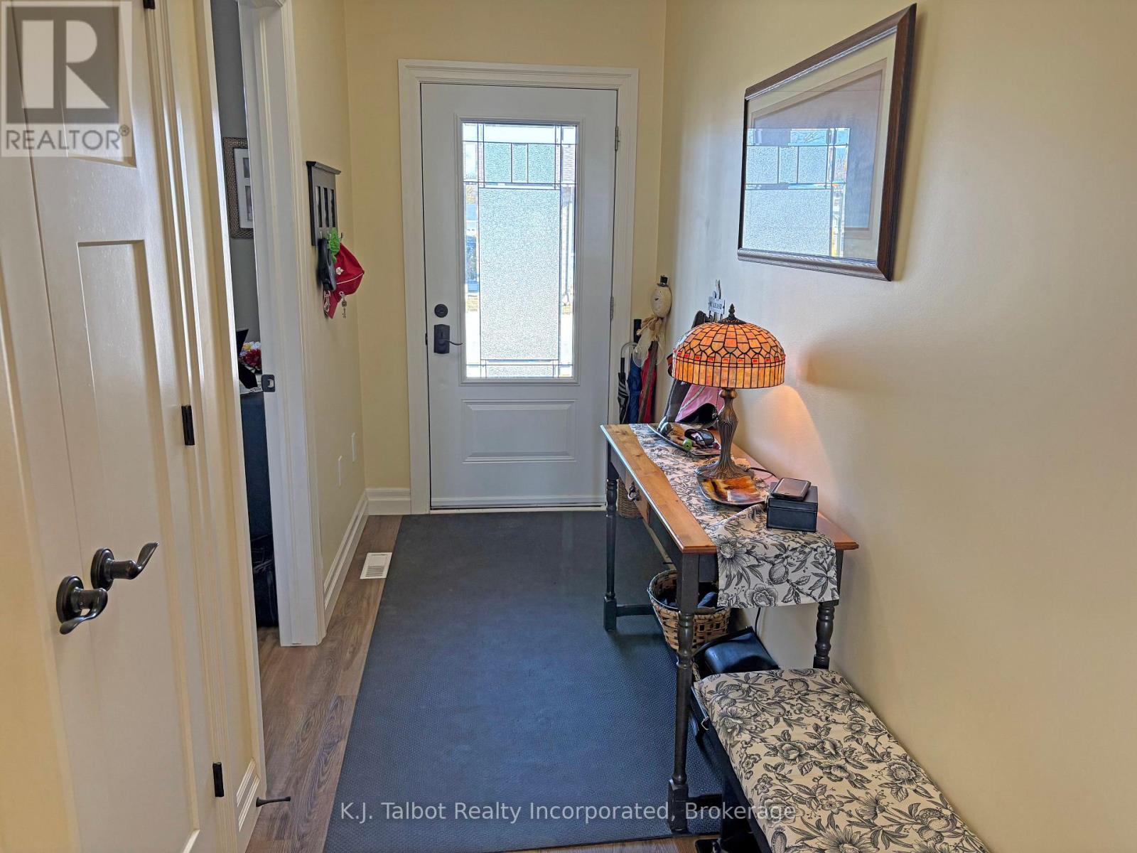 Unit #18 - 18 The Way, Goderich, Ontario  N7A 0B5 - Photo 4 - X12014916