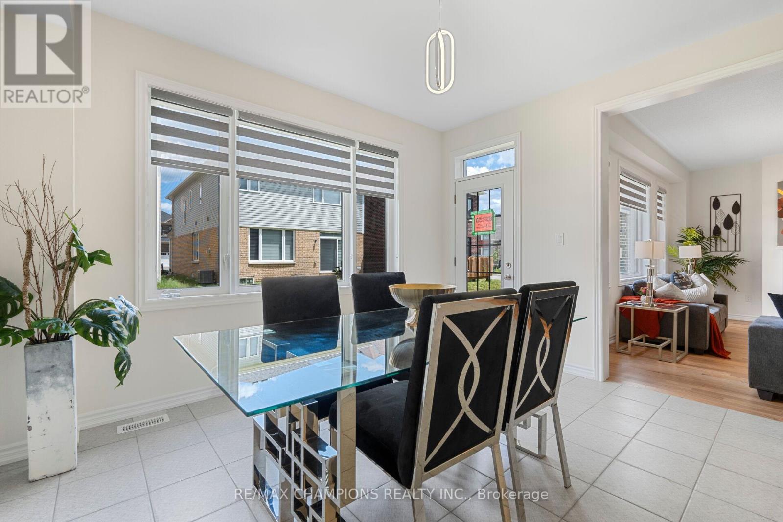 124 Durham Avenue, Barrie, Ontario  L9J 0L8 - Photo 17 - S12103506