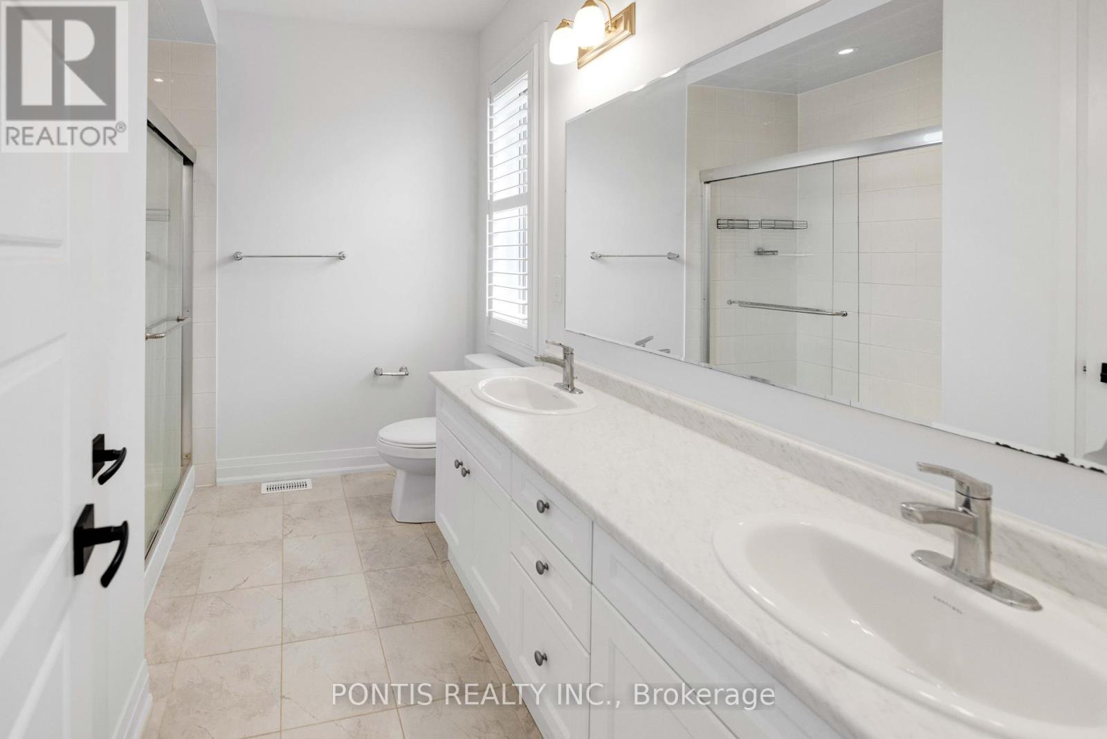18 Saxony Street, Kitchener, Ontario  N2R 0S3 - Photo 21 - X12160276