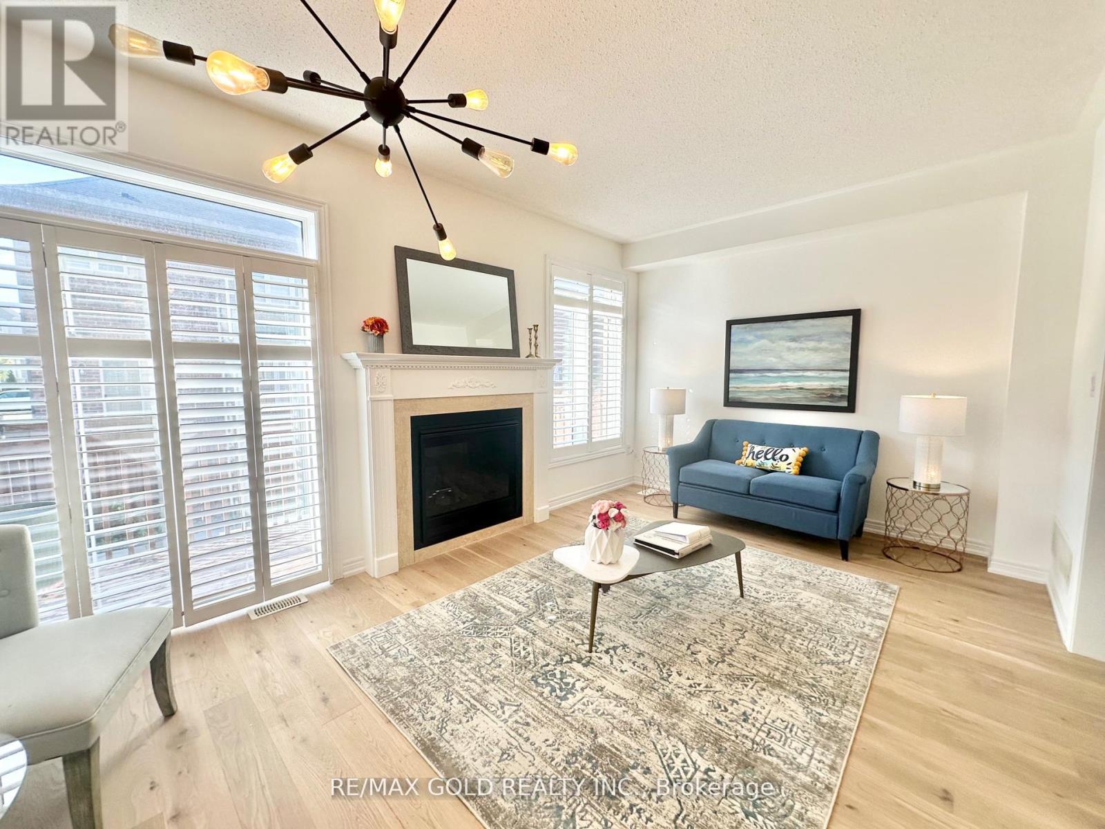 111 Huguenot Road, Oakville, Ontario  L6H 0M3 - Photo 16 - W12181171