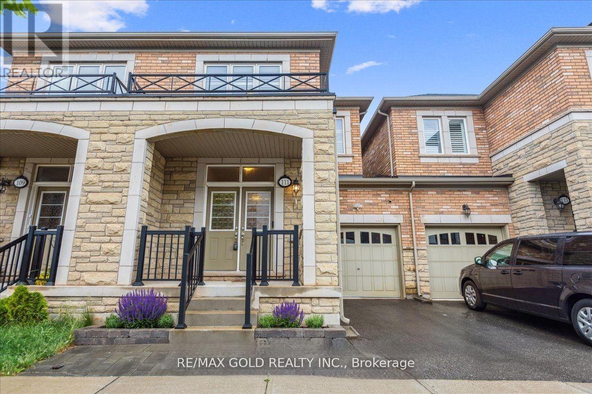 111 Huguenot Road, Oakville (Go Glenorchy), Ontario  L6H 0M3 - Photo 2 - W12181171