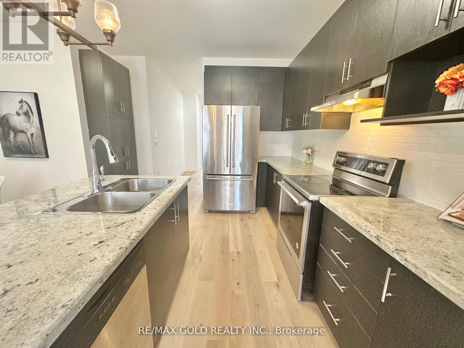 111 Huguenot Road, Oakville, Ontario  L6H 0M3 - Photo 23 - W12181171