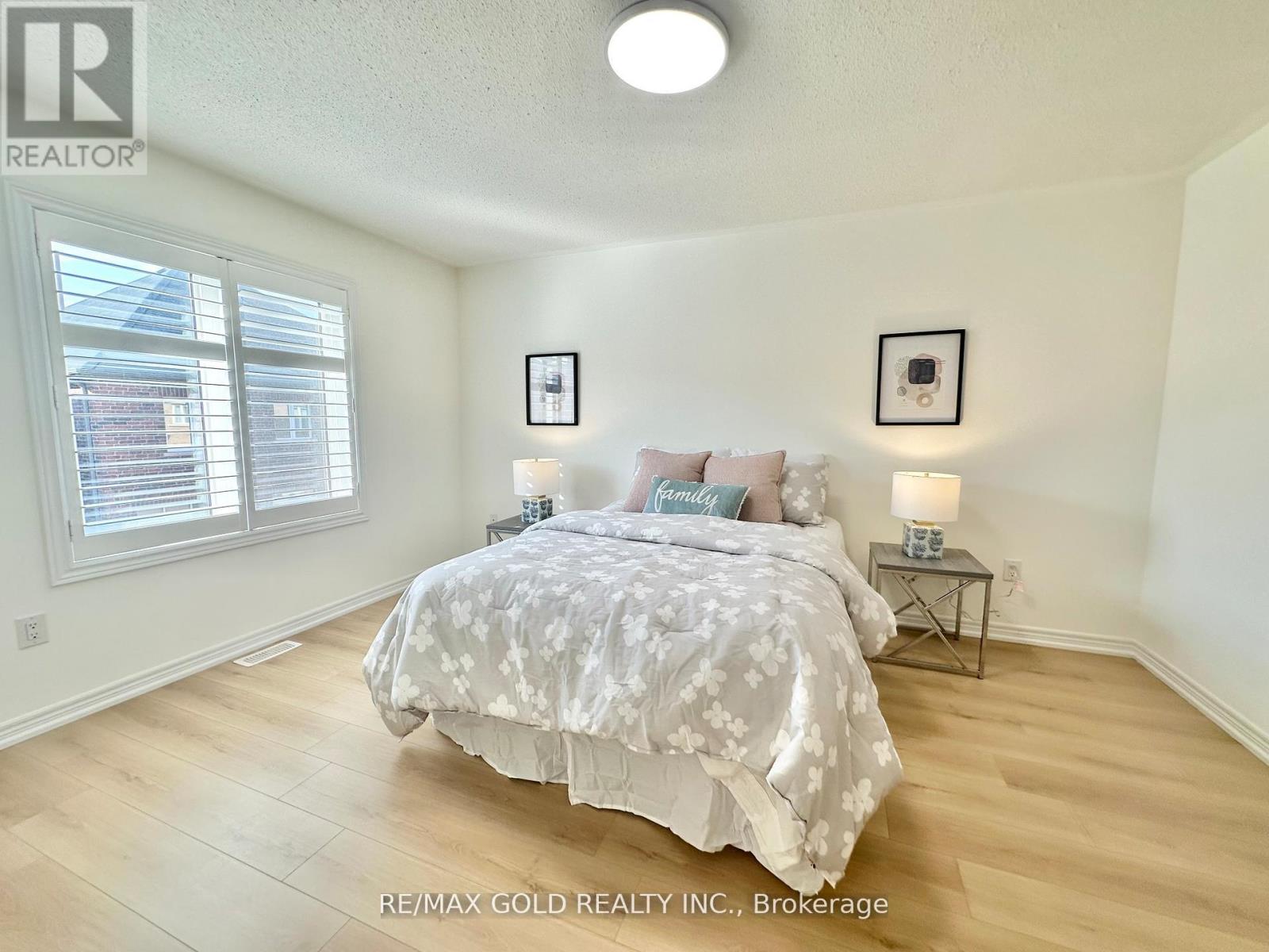 111 Huguenot Road, Oakville, Ontario  L6H 0M3 - Photo 31 - W12181171