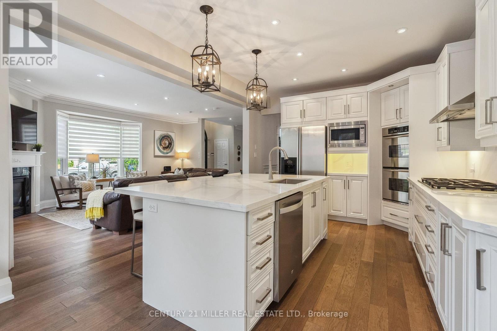 2074 Springdale Road, Oakville, Ontario  L6M 4C7 - Photo 10 - W12181175