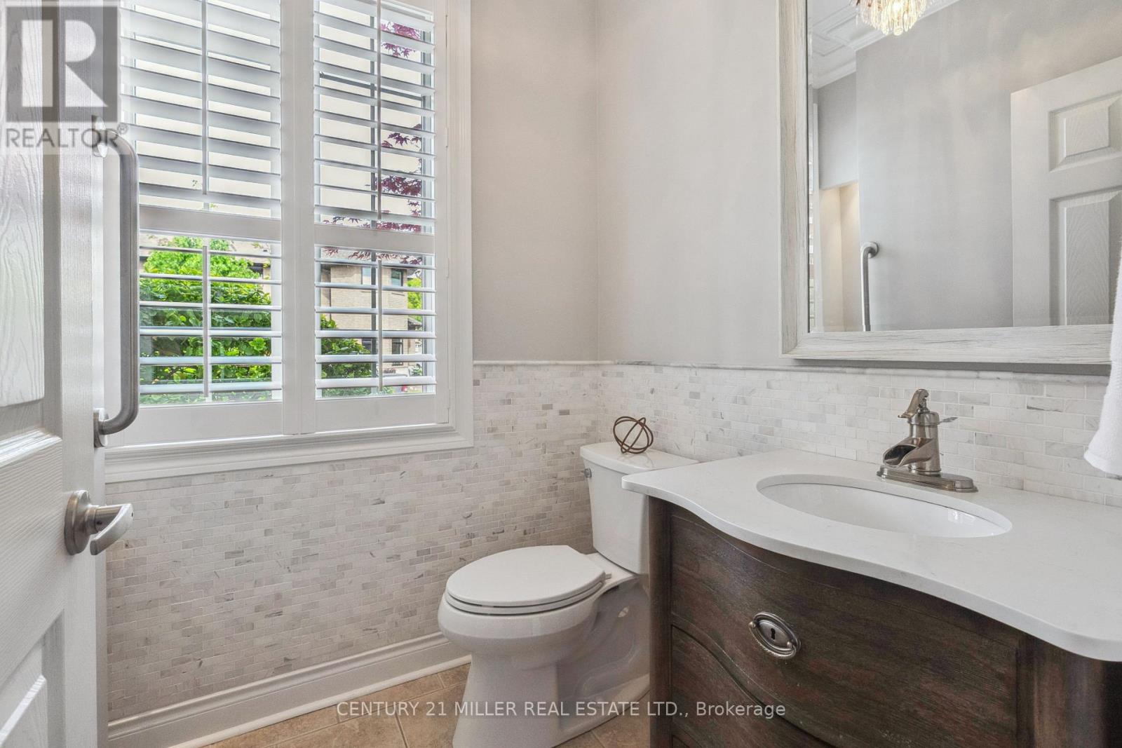 2074 Springdale Road, Oakville, Ontario  L6M 4C7 - Photo 14 - W12181175