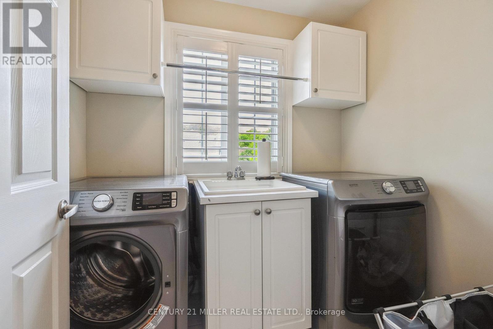 2074 Springdale Road, Oakville, Ontario  L6M 4C7 - Photo 23 - W12181175