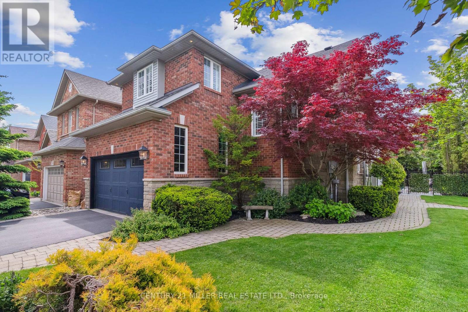 2074 Springdale Road, Oakville, Ontario  L6M 4C7 - Photo 3 - W12181175