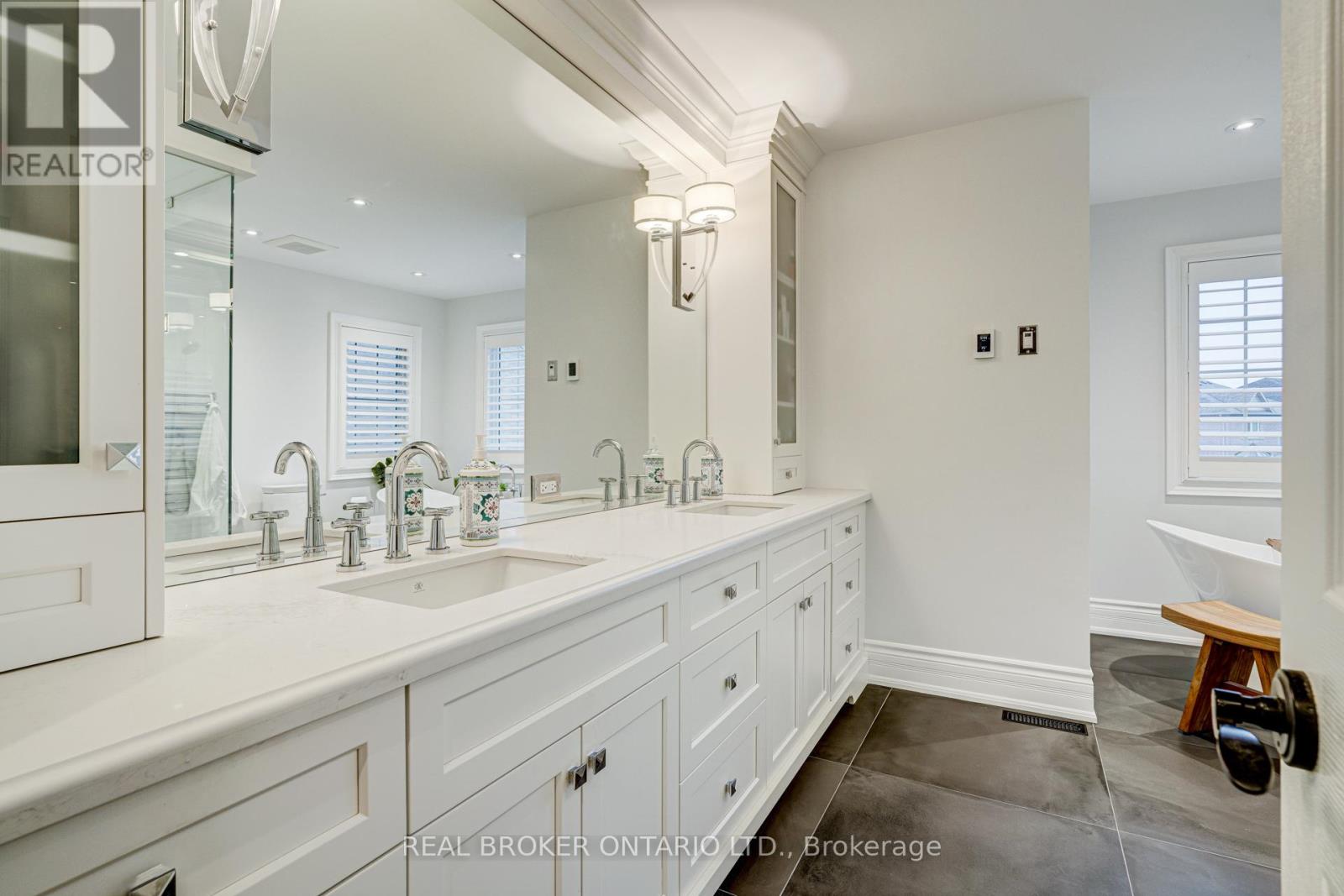 2197 Wuthering Heights Way, Oakville, Ontario  L6M 0A3 - Photo 21 - W12181211