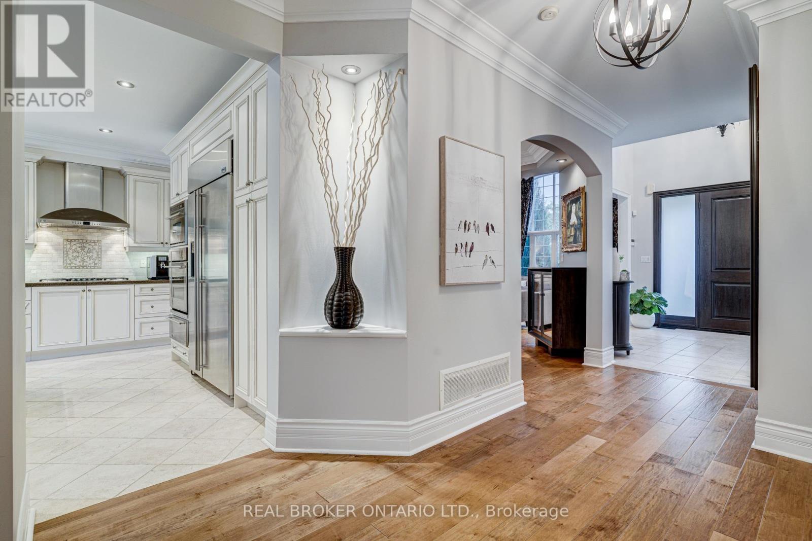 2197 Wuthering Heights Way, Oakville, Ontario  L6M 0A3 - Photo 5 - W12181211