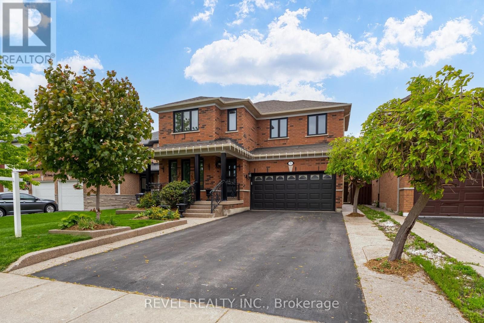 73 Sunny Meadow Boulevard, Brampton (Sandringham-Wellington), Ontario  L6R 1Y7 - Photo 3 - W12181230