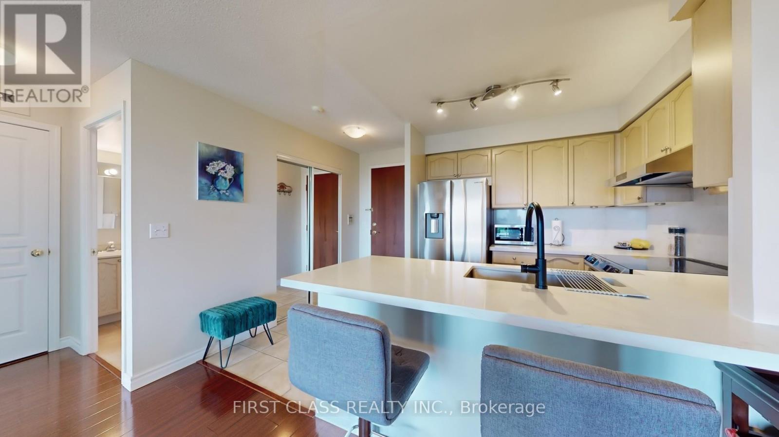 1201 - 2585 Erin Centre Boulevard, Mississauga (Central Erin Mills), Ontario  L5M 6Z7 - Photo 10 - W12181255