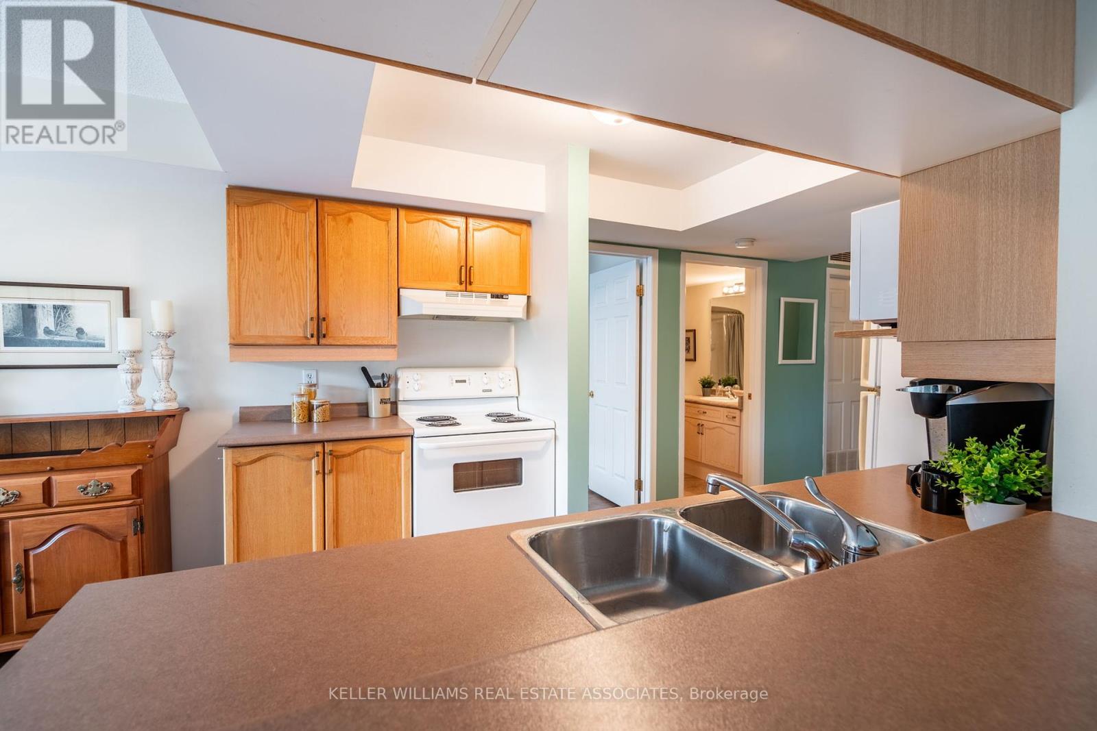 B208 - 216 Plains Road W, Burlington (Bayview), Ontario  L7T 4K9 - Photo 12 - W12181352