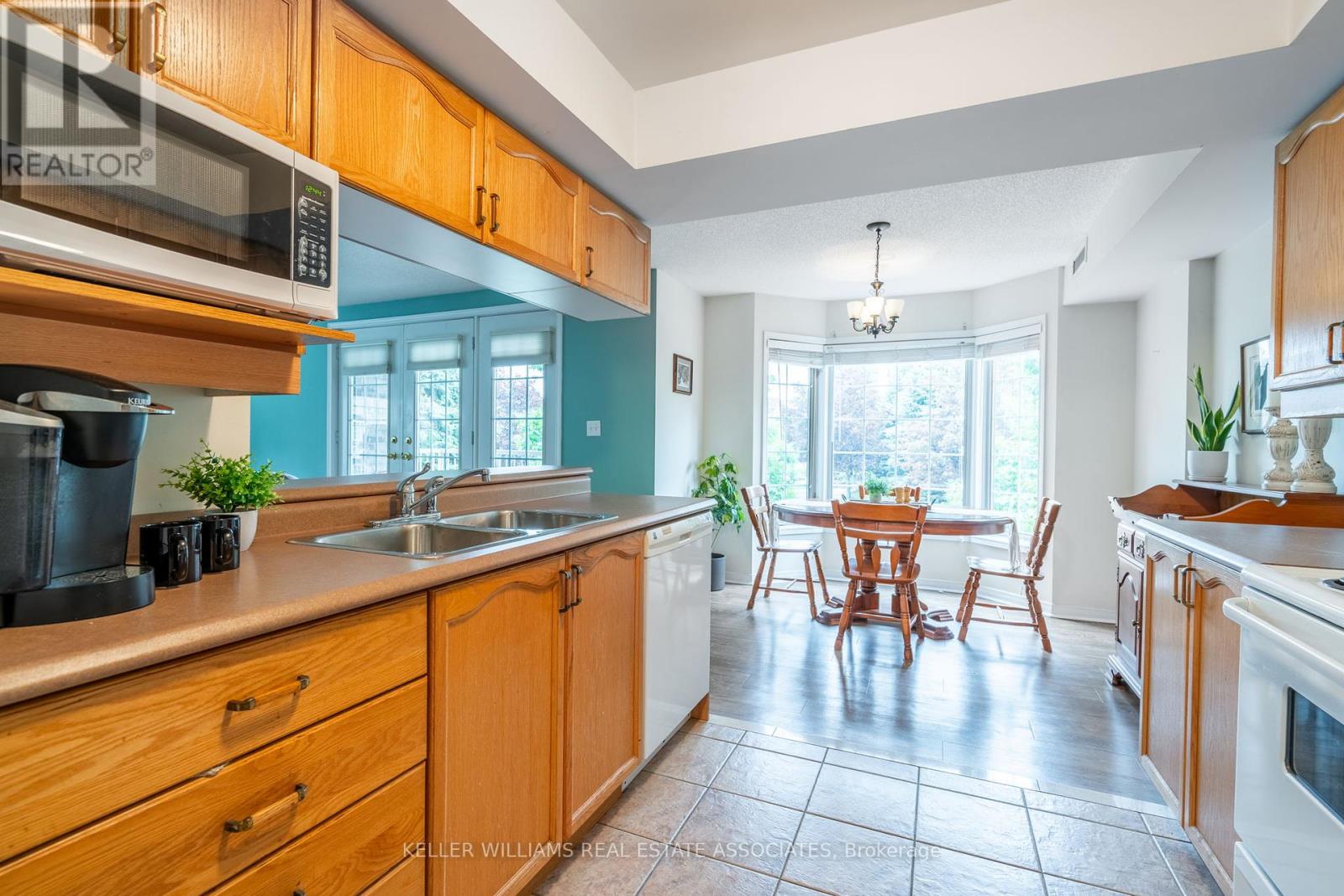 B208 - 216 Plains Road W, Burlington (Bayview), Ontario  L7T 4K9 - Photo 13 - W12181352