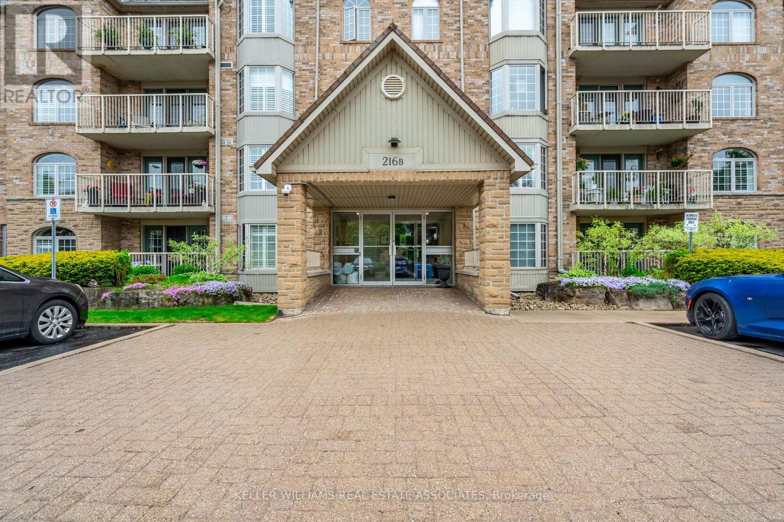 B208 - 216 Plains Road W, Burlington (Bayview), Ontario  L7T 4K9 - Photo 4 - W12181352