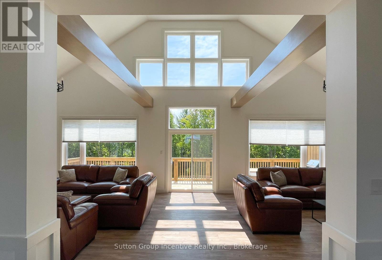 130 Arlberg Crescent, Blue Mountains, Ontario  L9Y 0M1 - Photo 3 - X12181397