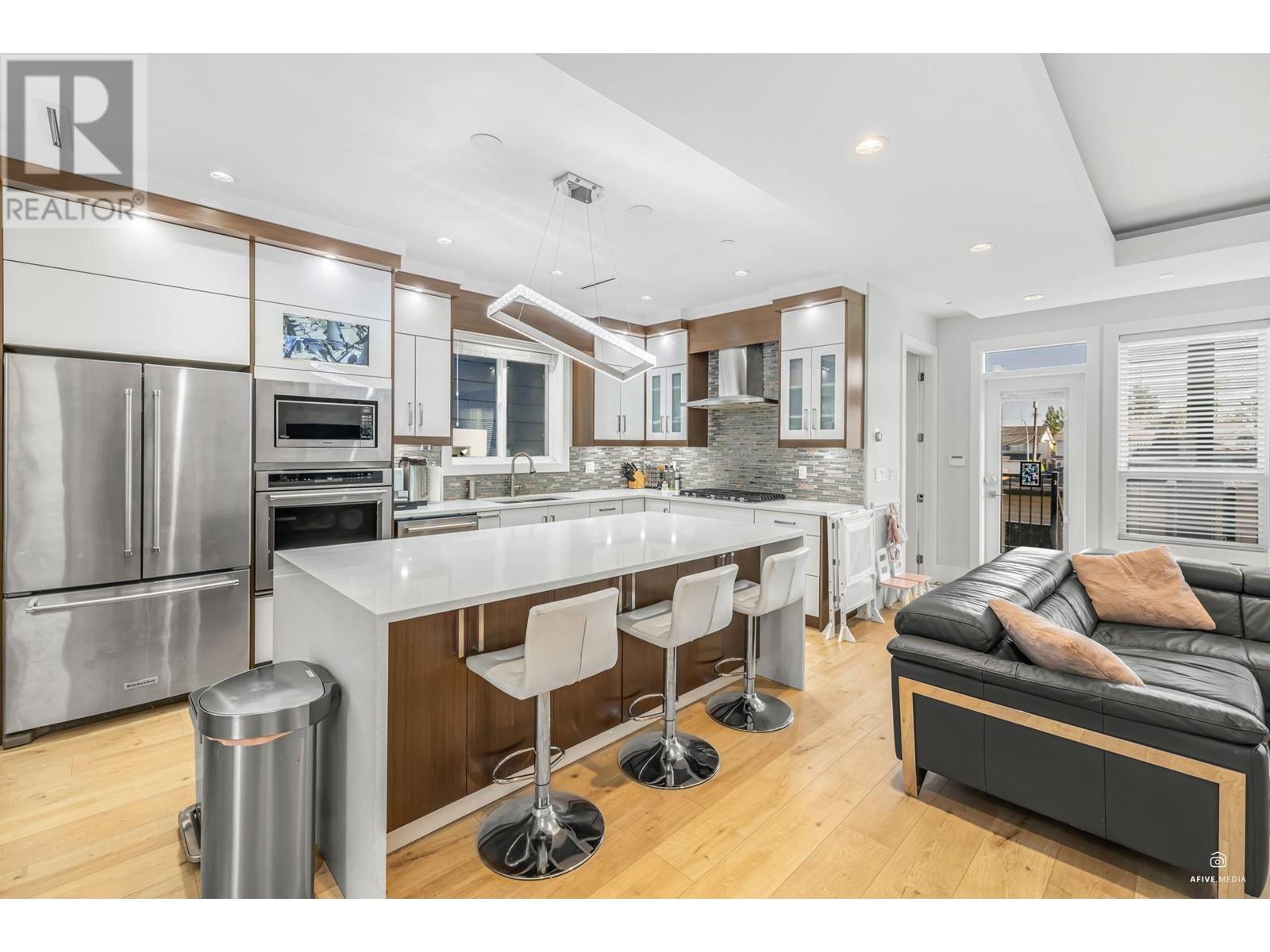 Property at 1762 LANGAN AVENUE image 5