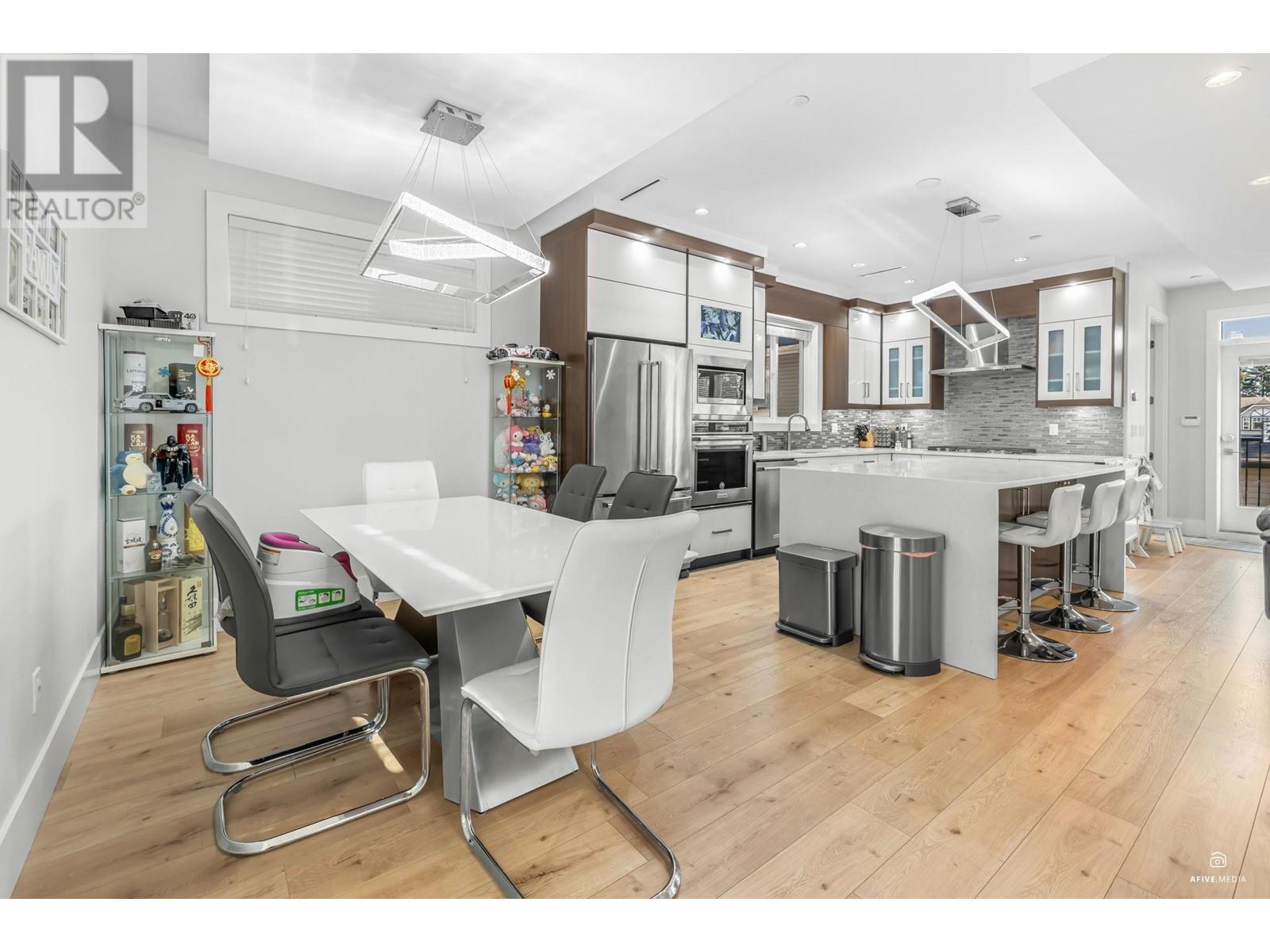 Property at 1762 LANGAN AVENUE image 4