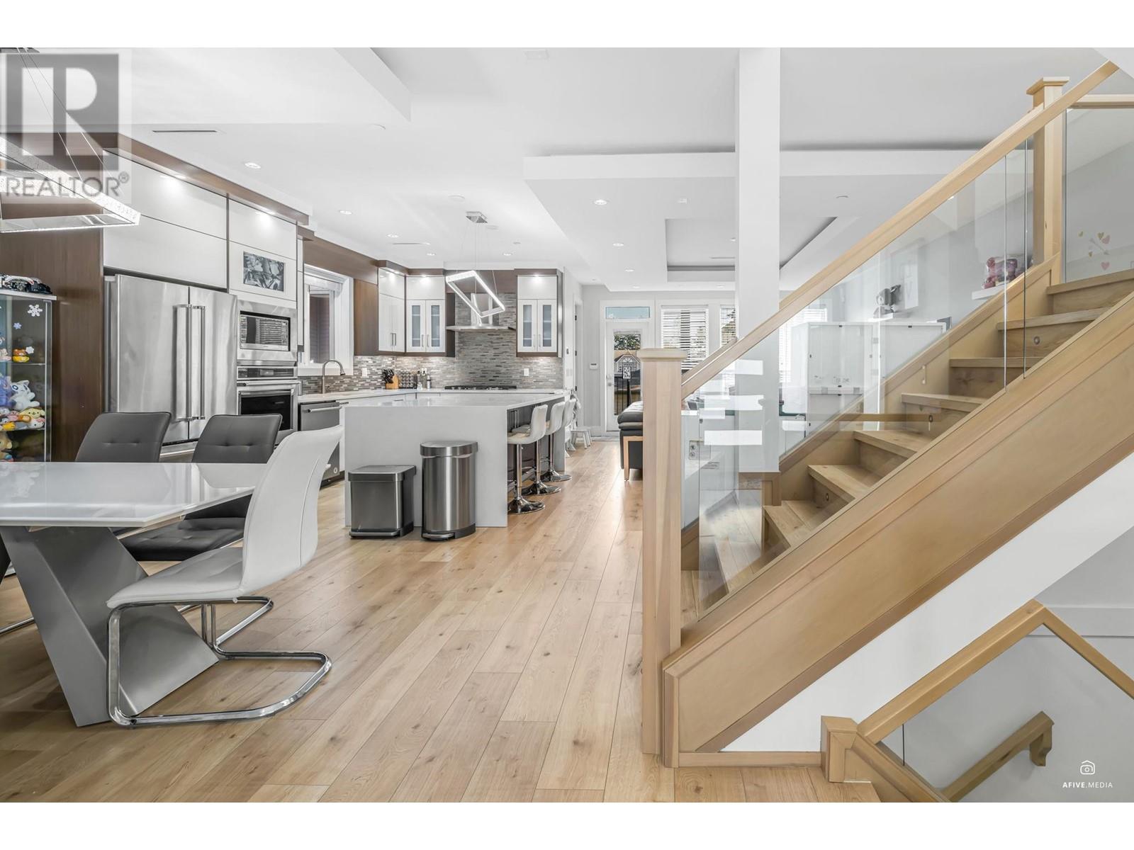 Property at 1762 LANGAN AVENUE image 3