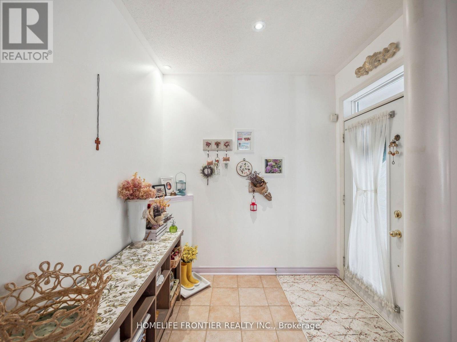 190 Forestwood Street, Richmond Hill (Rouge Woods), Ontario  L4S 1Y1 - Photo 4 - N12181215